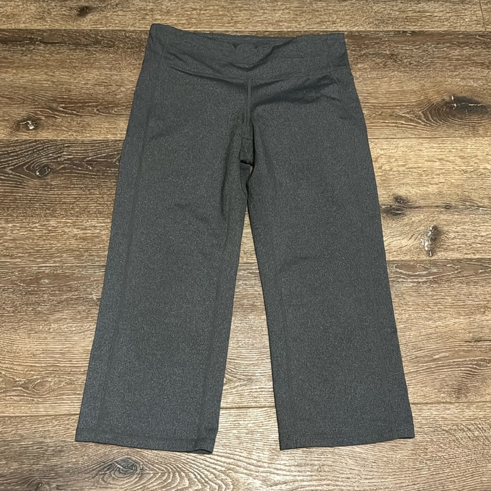 Athleta‎ gray cropped leggings medium
